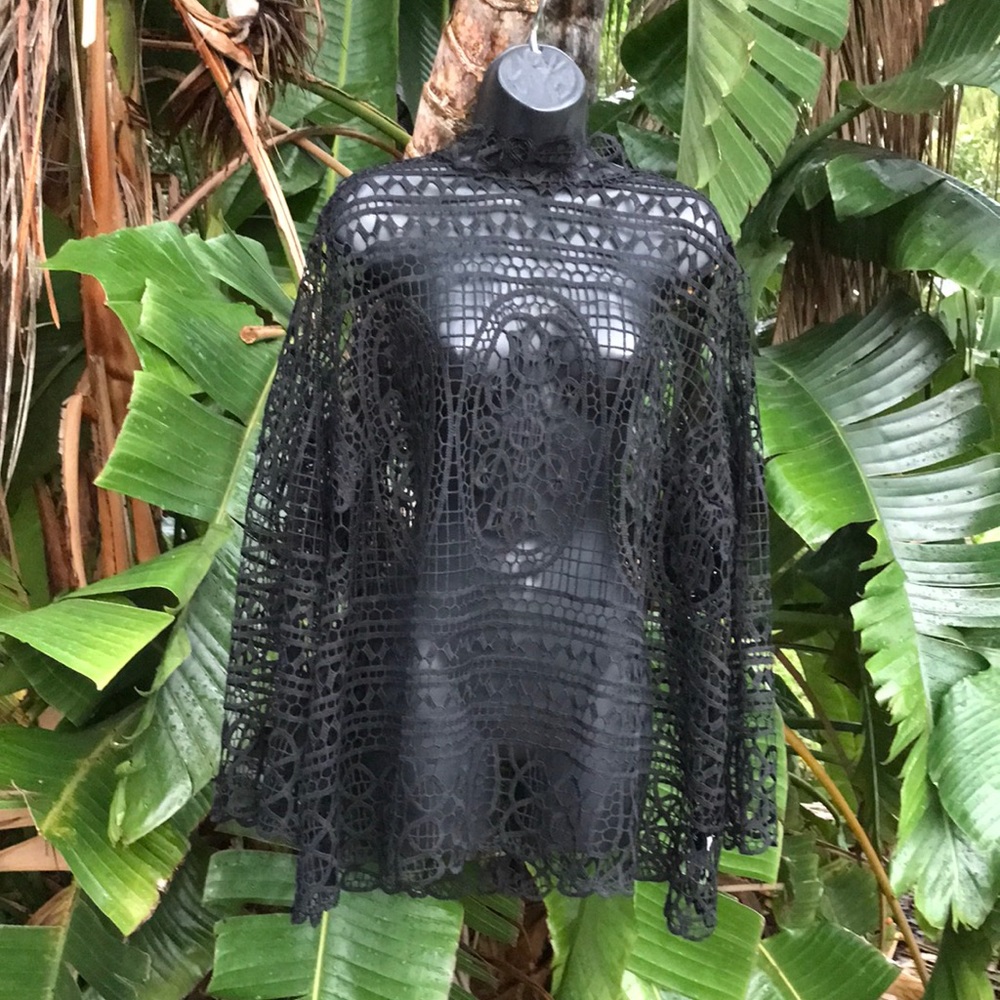 lace  black top
